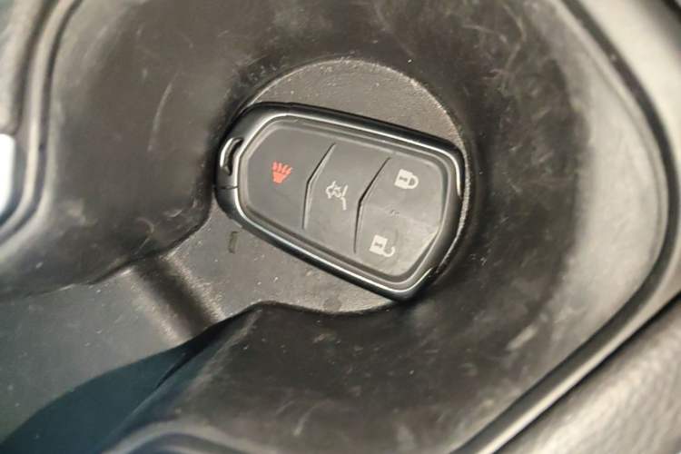 Used Cadillac XT4 2022 28T Two-Wheel Drive Prestige Version Interior 1