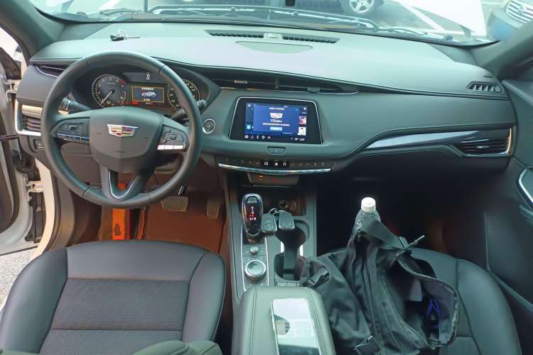 Used Cadillac XT4 2022 28T Two-Wheel Drive Fashion Edition Interior 2