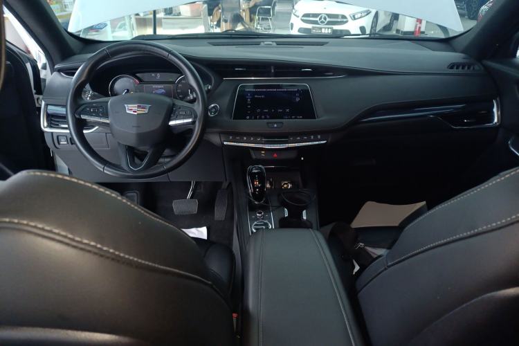 Used Cadillac XT4 2022 28T Two-Wheel Drive Fashion Edition Interior 2