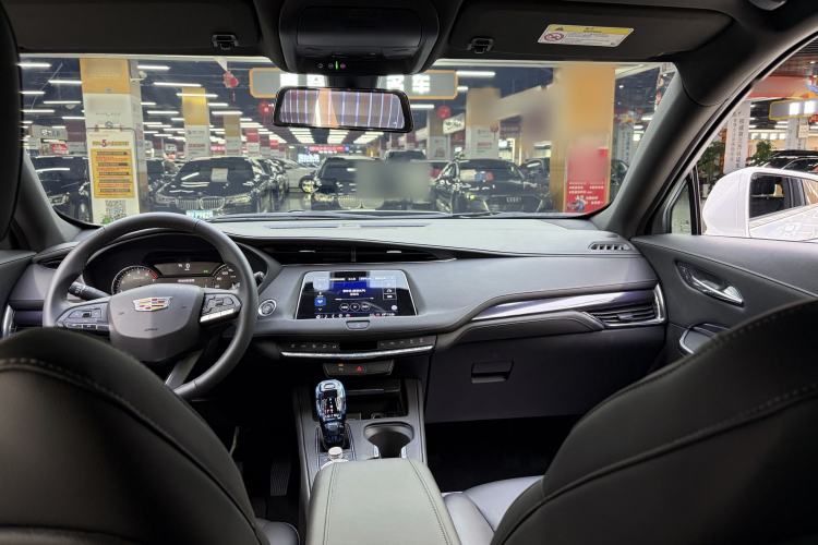Used Cadillac XT4 2022 28T Two-Wheel Drive Fashion Edition Interior 2