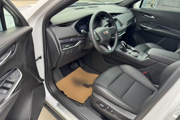 Used Cadillac XT4 2022 28T Two-Wheel Drive Fashion Edition Interior 2