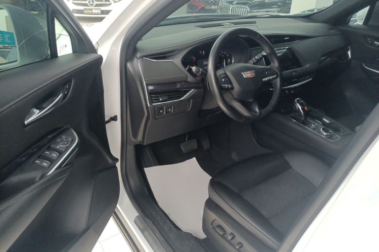 Used Cadillac XT4 2022 28T Two-Wheel Drive Fashion Edition Interior 3