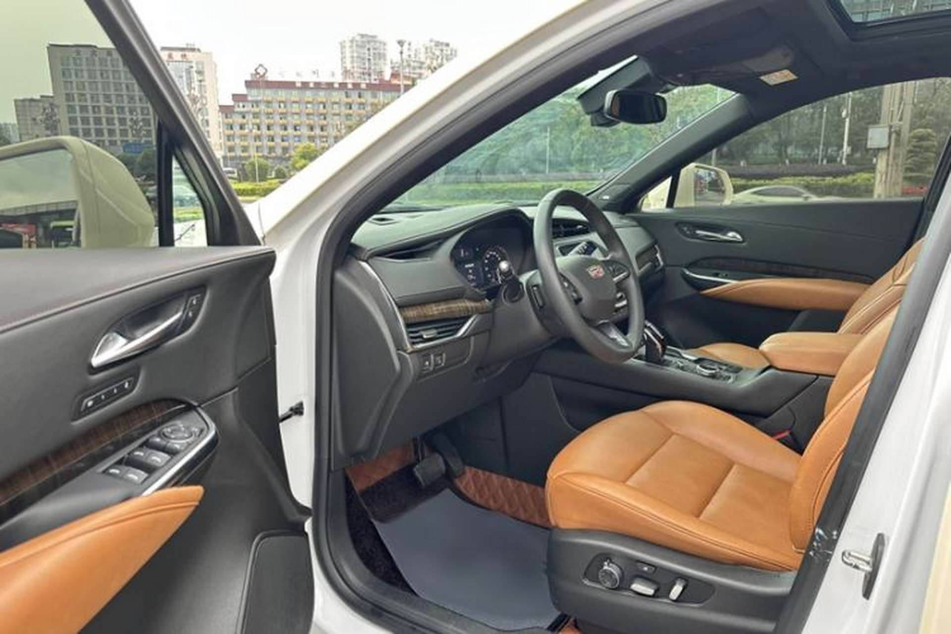 Used Cadillac XT4 2022 28T Two-Wheel Drive Prestige Version Interior 3