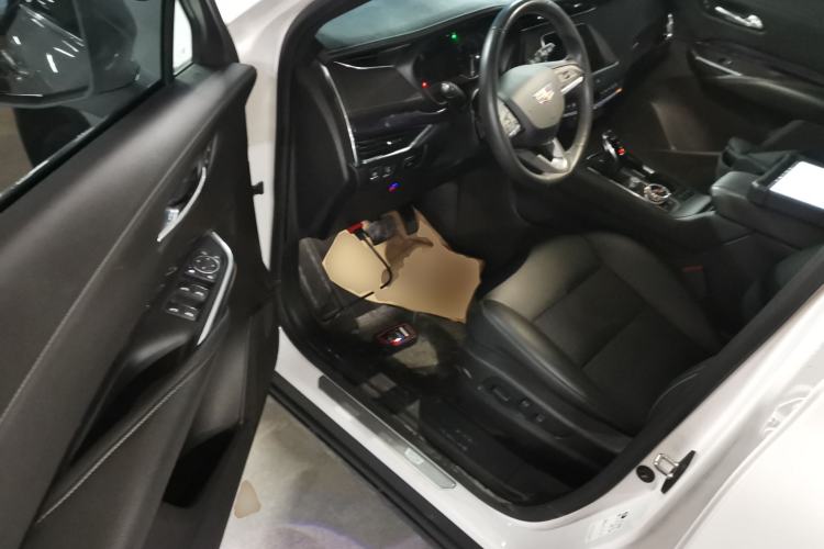 Used Cadillac XT4 2022 28T Two-Wheel Drive Fashion Edition Interior 3