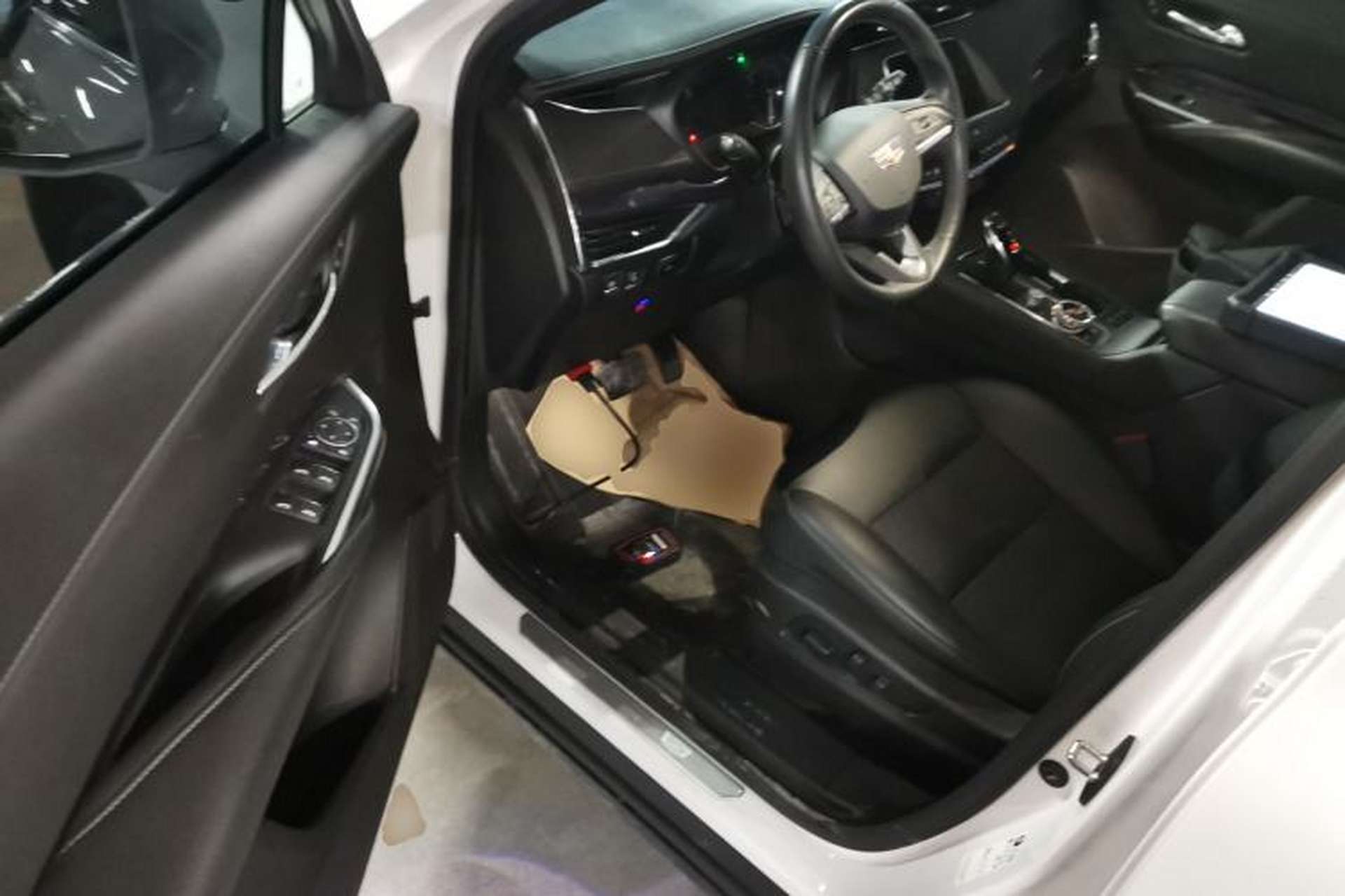 Used Cadillac XT4 2022 28T Two-Wheel Drive Fashion Edition Interior 3
