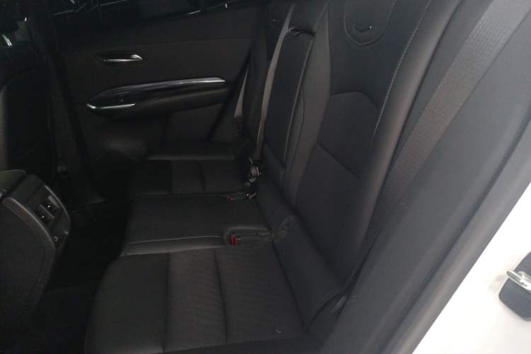 Used Cadillac XT4 2022 28T Two-Wheel Drive Fashion Edition Interior 4