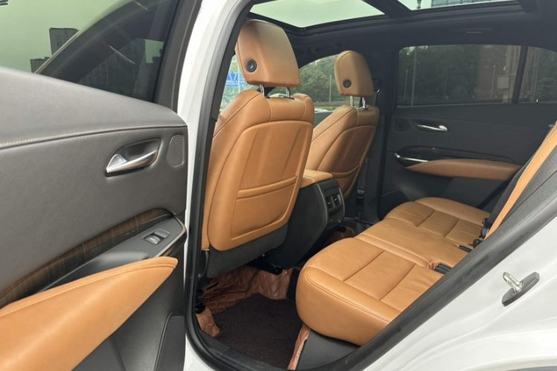 Used Cadillac XT4 2022 28T Two-Wheel Drive Prestige Version Interior 4