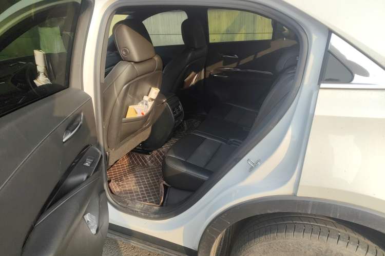 Used Cadillac XT4 2022 28T Two-Wheel Drive Fashion Edition Interior 4