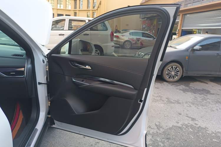 Used Cadillac XT4 2022 28T Two-Wheel Drive Fashion Edition Interior 5