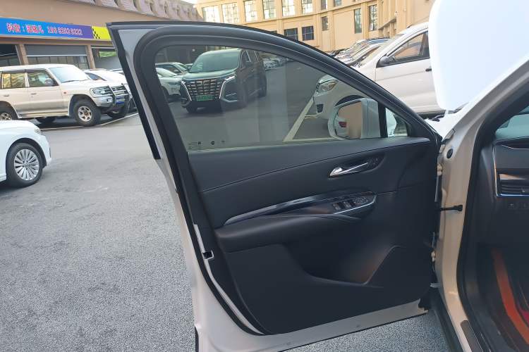 Used Cadillac XT4 2022 28T Two-Wheel Drive Fashion Edition Interior 7