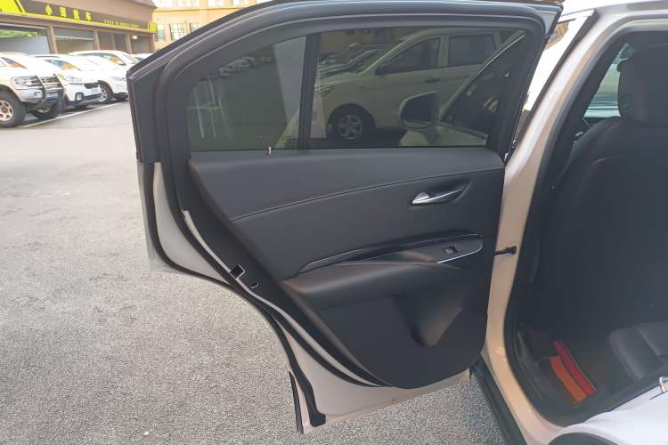 Used Cadillac XT4 2022 28T Two-Wheel Drive Fashion Edition Interior 8