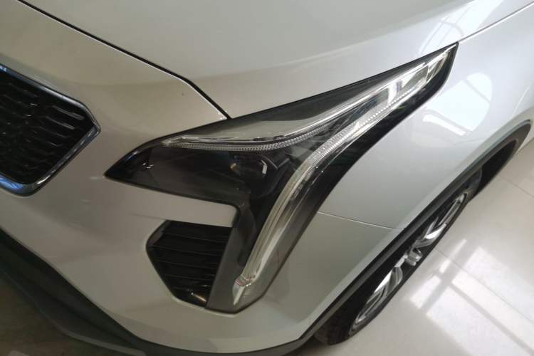 Used Cadillac XT4 2022 28T Two-Wheel-Drive Luxury Version Left Front Headlight