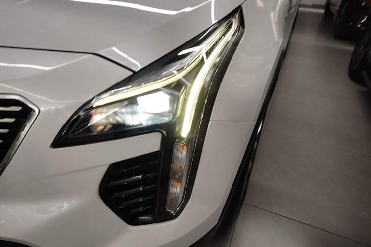 Used Cadillac XT4 2022 28T Two-Wheel Drive Fashion Edition Left Front Headlight