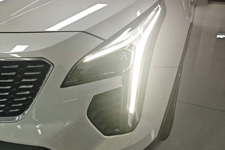 Used Cadillac XT4 2022 28T Two-Wheel-Drive Luxury Version Left Front Headlight