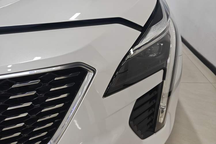 Used Cadillac XT4 2022 28T Two-Wheel-Drive Luxury Version Left Front Headlight
