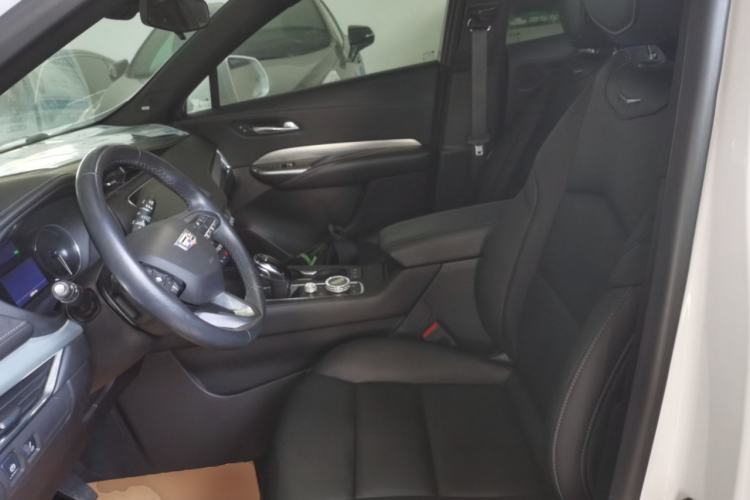 Used Cadillac XT4 2022 28T Two-Wheel-Drive Luxury Version Left Front Seat