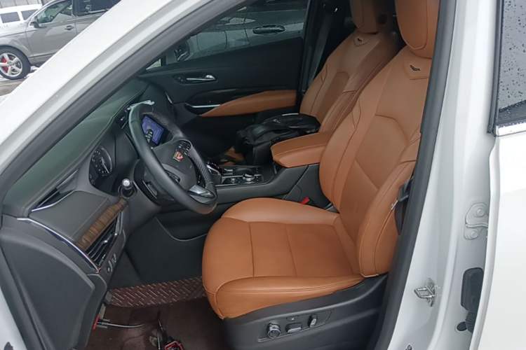 Used Cadillac XT4 2022 28T Two-Wheel Drive Prestige Version Left Front Seat