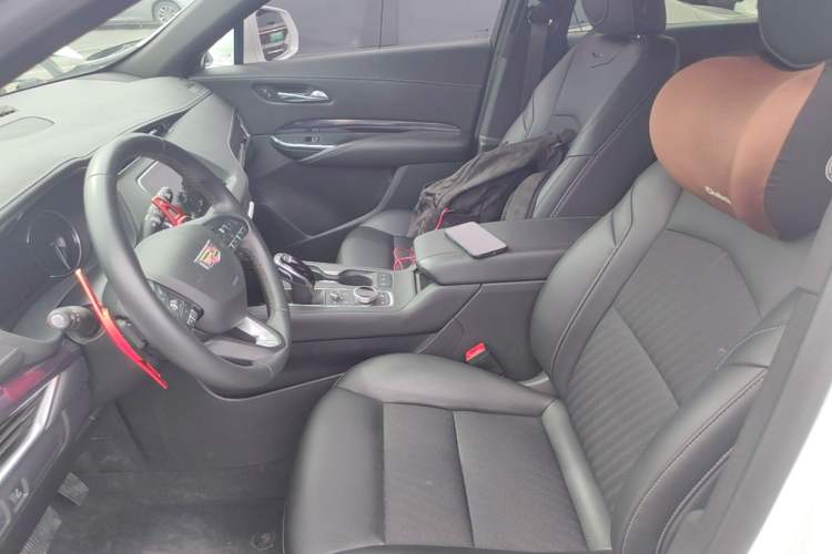 Used Cadillac XT4 2022 28T Two-Wheel Drive Fashion Edition Left Front Seat