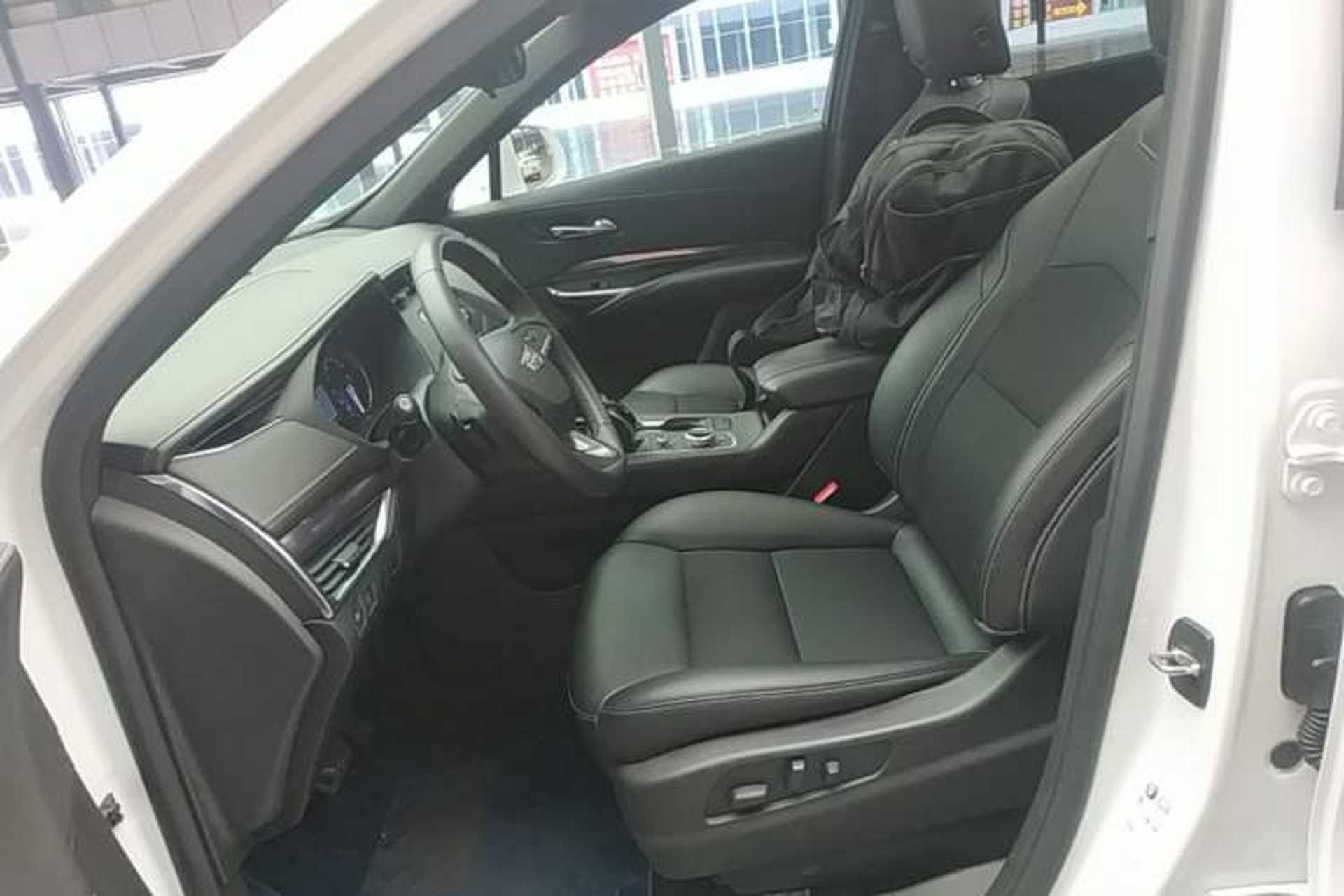 Used Cadillac XT4 2022 28T Two-Wheel Drive Fashion Edition Left Front Seat