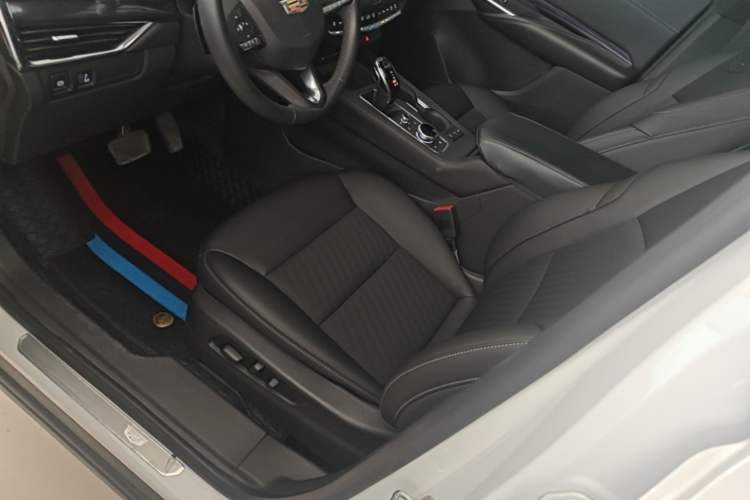 Used Cadillac XT4 2022 28T Two-Wheel Drive Fashion Edition Left Front Seat