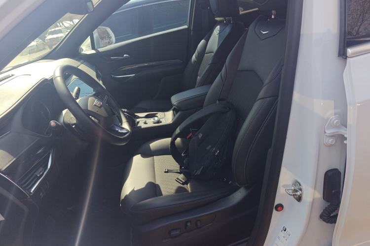 Used Cadillac XT4 2022 28T Two-Wheel Drive Fashion Edition Left Front Seat
