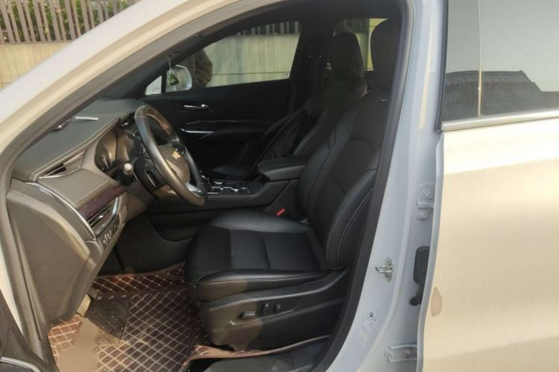 Used Cadillac XT4 2022 28T Two-Wheel Drive Fashion Edition Left Front Seat