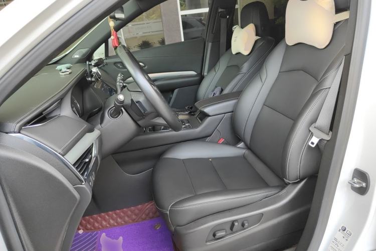 Used Cadillac XT4 2022 28T Two-Wheel-Drive Luxury Version Left Front Seat