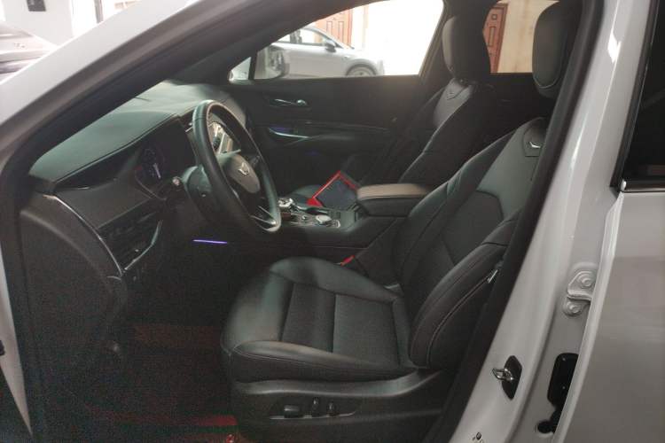 Used Cadillac XT4 2022 28T Two-Wheel Drive Fashion Edition Left Front Seat