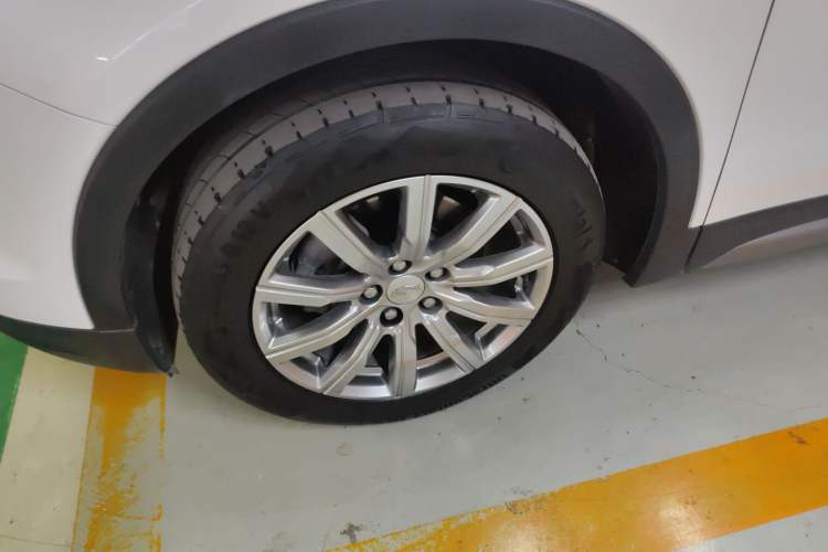 Used Cadillac XT4 2022 28T Two-Wheel Drive Prestige Version Left Front Wheel Hub