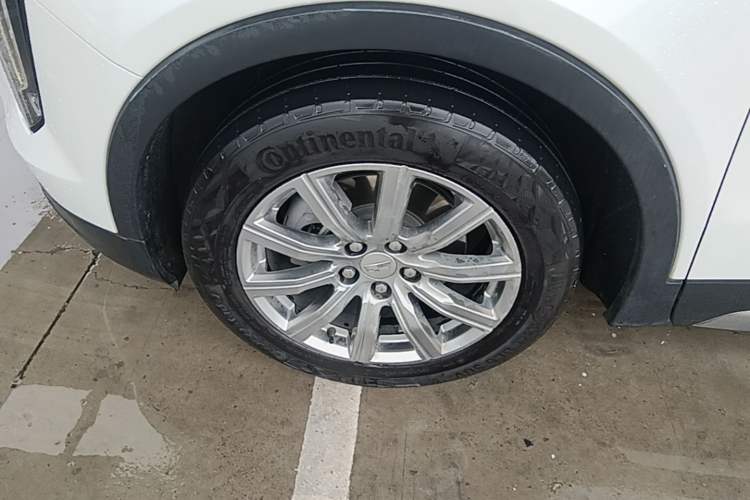 Used Cadillac XT4 2022 28T Two-Wheel Drive Prestige Version Left Front Wheel Hub