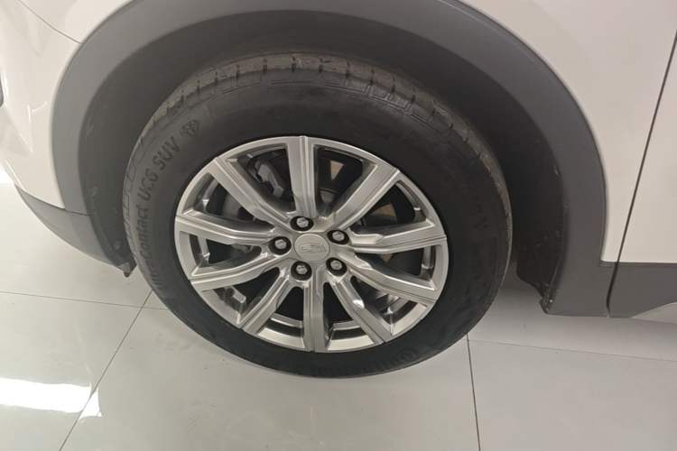 Used Cadillac XT4 2022 28T Two-Wheel-Drive Luxury Version Left Front Wheel Hub