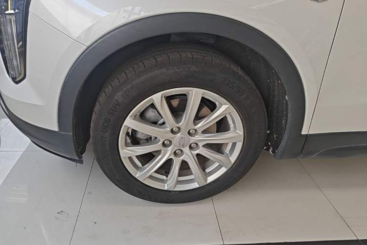 Used Cadillac XT4 2022 28T Two-Wheel Drive Fashion Edition Left Front Wheel Hub