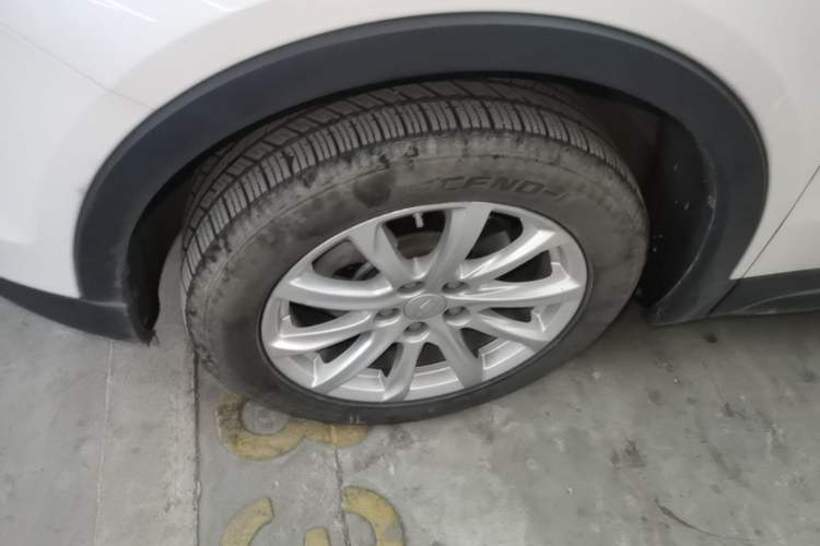 Used Cadillac XT4 2022 28T Two-Wheel Drive Fashion Edition Left Front Wheel Hub