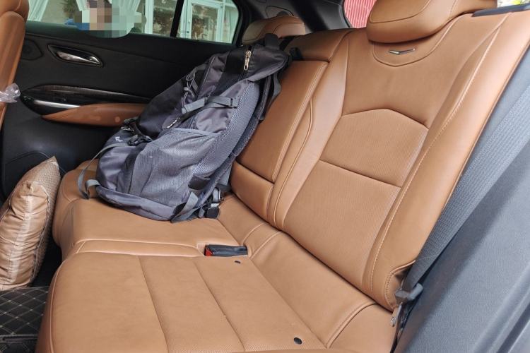 Used Cadillac XT4 2022 28T Two-Wheel Drive Prestige Version Left Rear Seat