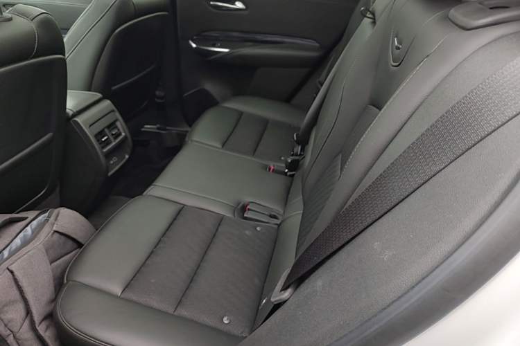 Used Cadillac XT4 2022 28T Two-Wheel Drive Fashion Edition Left Rear Seat