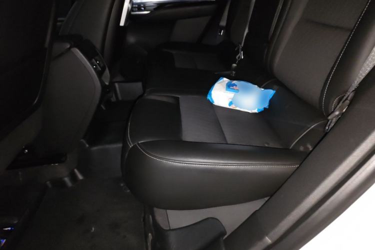 Used Cadillac XT4 2022 28T Two-Wheel Drive Fashion Edition Left Rear Seat