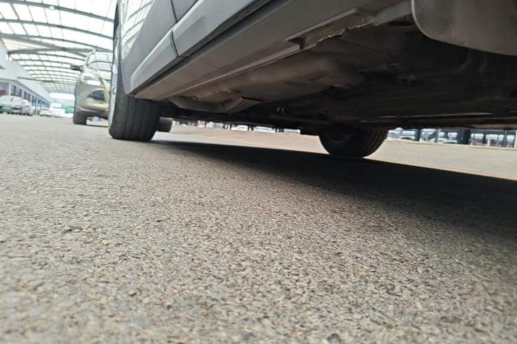Used Cadillac XT4 2022 28T Two-Wheel Drive Fashion Edition Left Side Sill