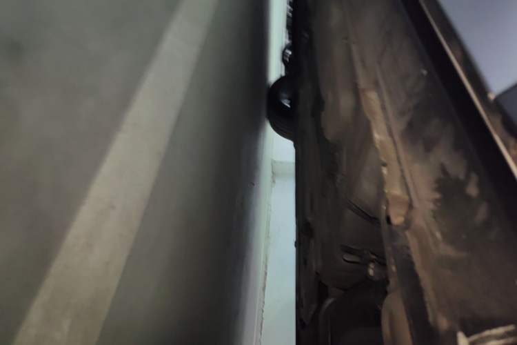 Used Cadillac XT4 2022 28T Four-Wheel Drive Prestige Version Left Side Sill
