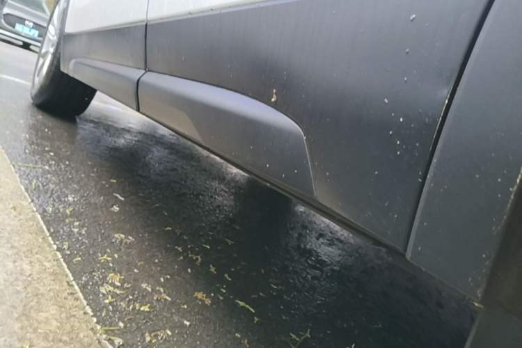 Used Cadillac XT4 2022 28T Two-Wheel Drive Fashion Edition Left Side Sill