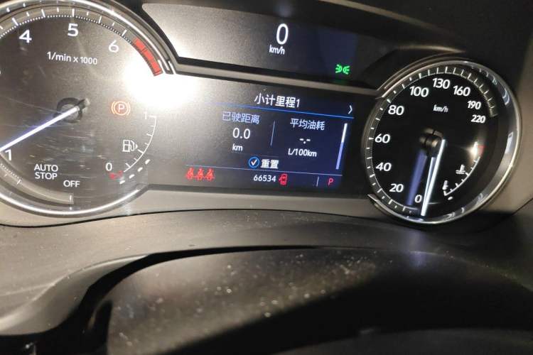 Used Cadillac XT4 2022 28T Two-Wheel Drive Fashion Edition Odometer Close Up
