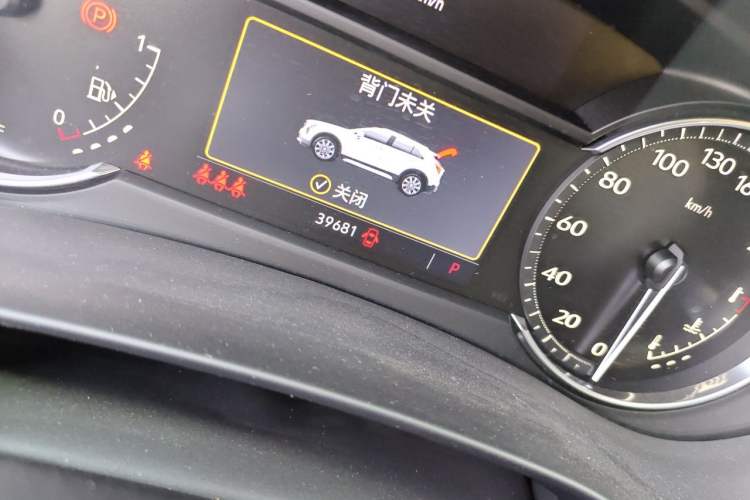 Used Cadillac XT4 2022 28T Two-Wheel Drive Fashion Edition Odometer Close Up