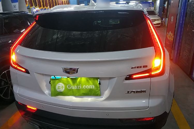 Used Cadillac XT4 2022 28T Two-Wheel-Drive Luxury Version Rear