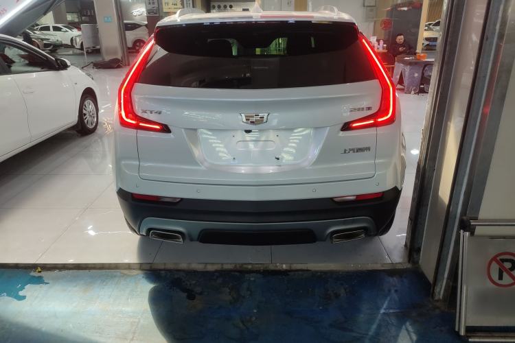 Used Cadillac XT4 2022 28T Two-Wheel-Drive Luxury Version Rear