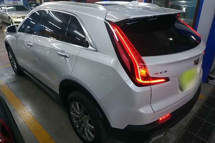 Used Cadillac XT4 2022 28T Two-Wheel-Drive Luxury Version Rear Left 45 Deg