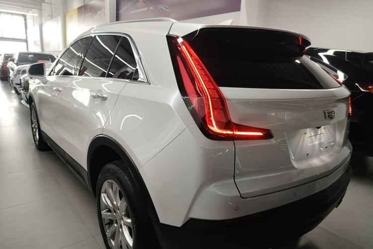 Used Cadillac XT4 2022 28T Two-Wheel Drive Fashion Edition Rear Left 45 Deg