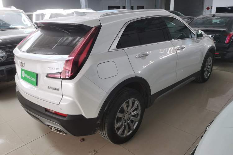 Used Cadillac XT4 2022 28T Two-Wheel-Drive Luxury Version Rear Right 45 Deg