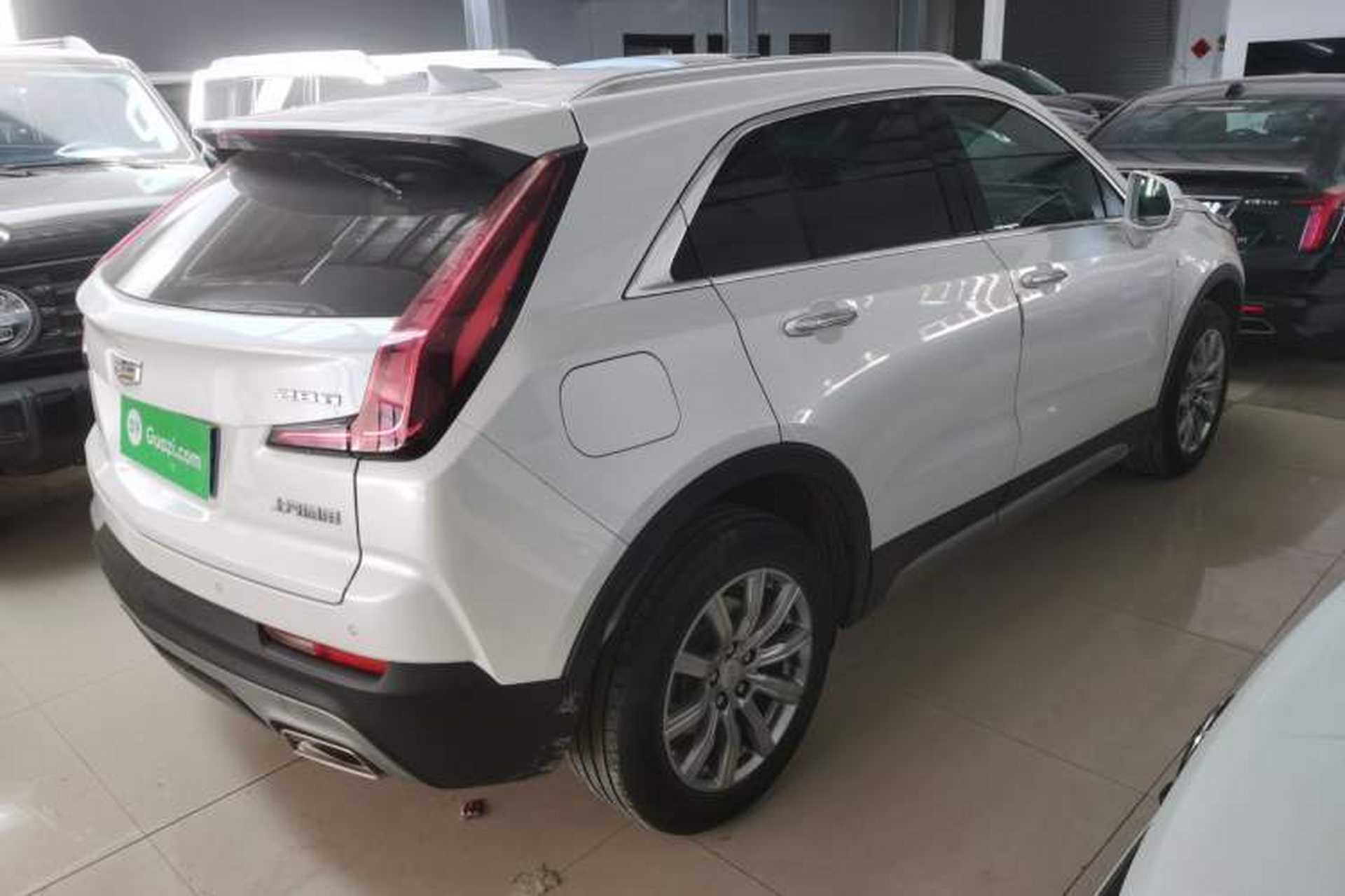Used Cadillac XT4 2022 28T Two-Wheel-Drive Luxury Version Rear Right 45 Deg