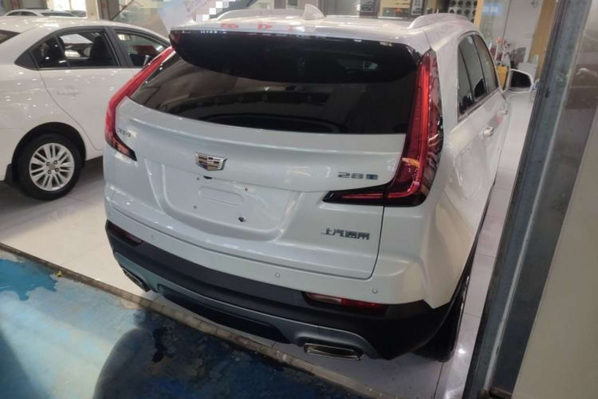 Used Cadillac XT4 2022 28T Two-Wheel-Drive Luxury Version Rear Right 45 Deg