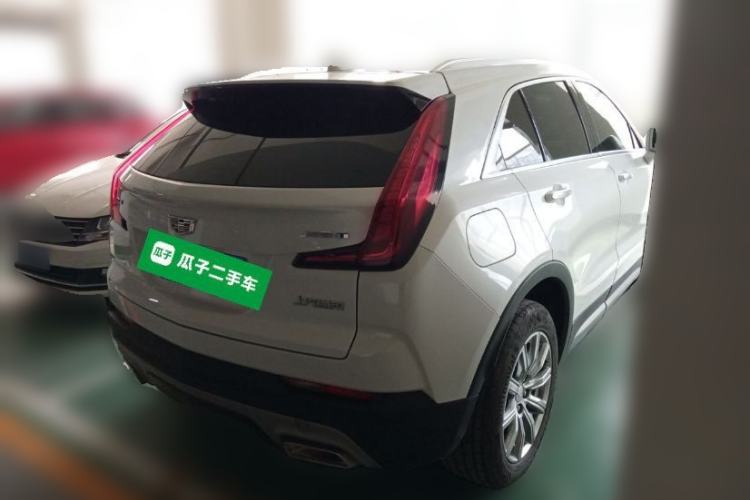 Used Cadillac XT4 2022 28T Two-Wheel-Drive Luxury Version Rear Right 45 Deg