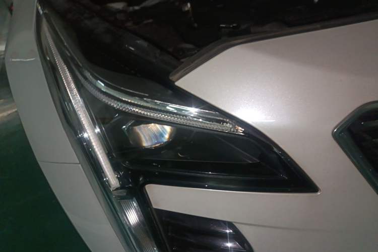 Used Cadillac XT4 2022 28T Two-Wheel Drive Fashion Edition Right Front Headlight